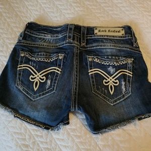 ROCK REVIVAL BECKY WOMENS 29 DISTRESSED SHORTS